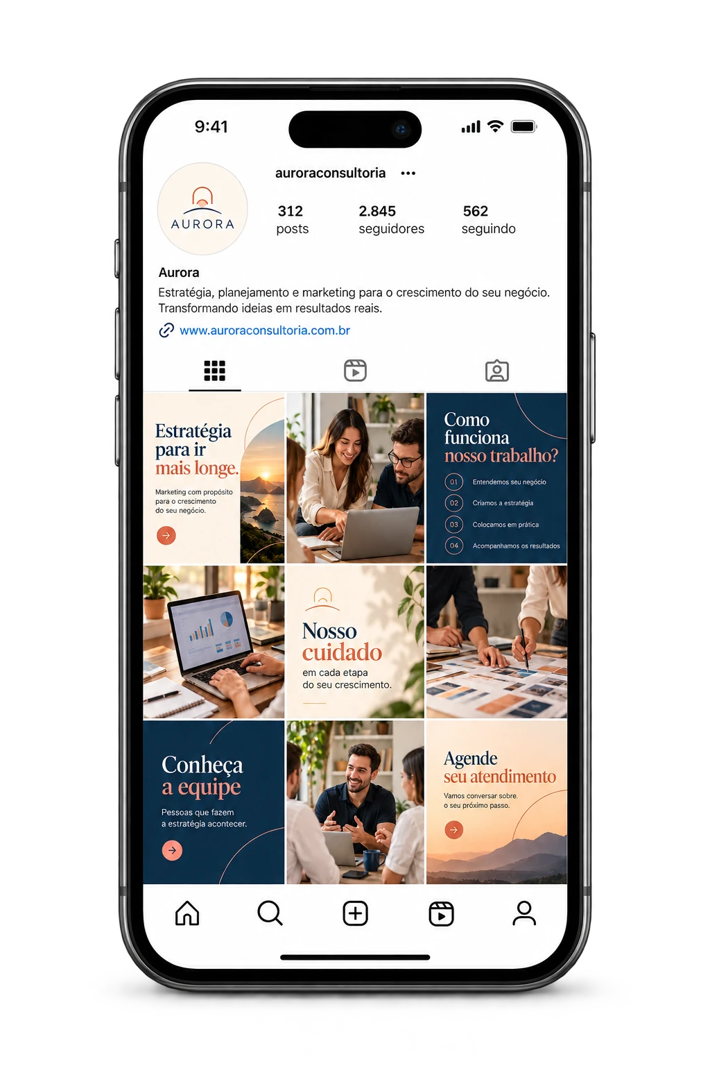 Perfil no Instagram com nove publicações organizadas